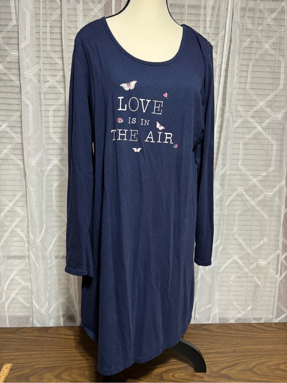 Croft & Barrow Medium Women's Navy Long-Sleeve Sleep Shirt - Love Is In The Air